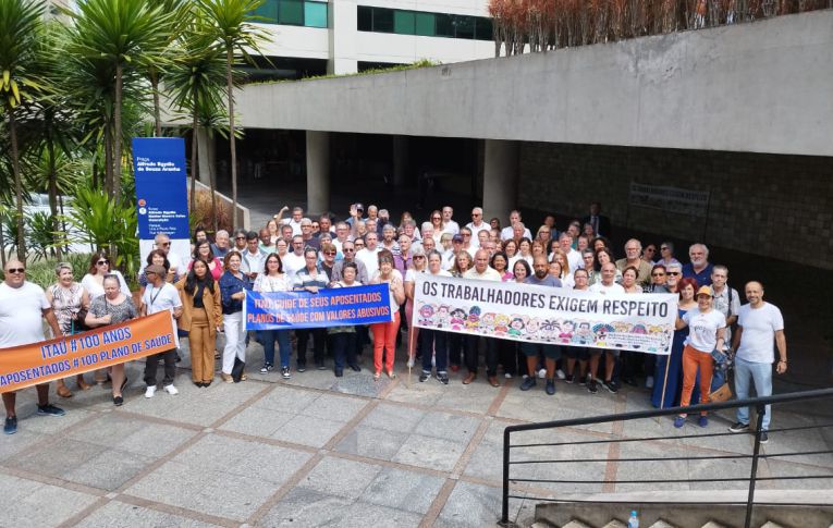Aposentados do Itaú cobram condições dignas no plano de saúde