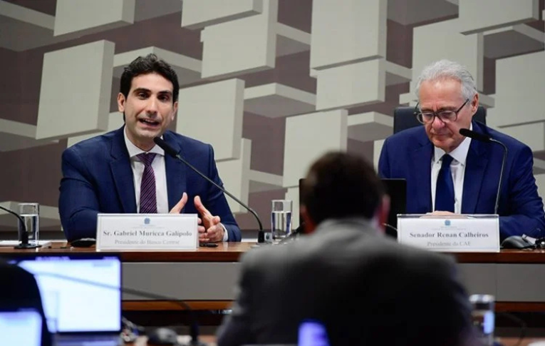 Até 70% da inflação dos alimentos está vinculada ao dólar, diz presidente do BC