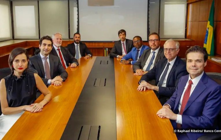 Banco Central aumenta aperto financeiro contra população com taxa de juros em 14,25%