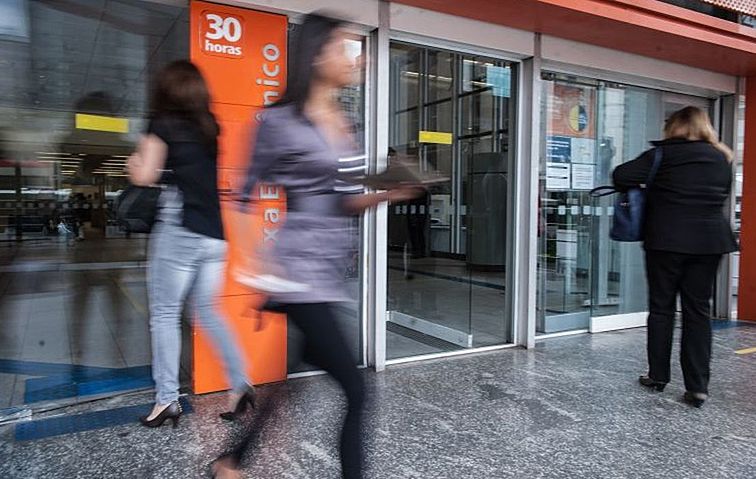 Bancos contra Bolsonaro? Instituições financeiras têm lucro recorde no seu governo