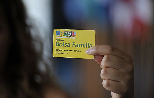 Bolsonaro castiga os mais pobres ao reduzir o Bolsa Família