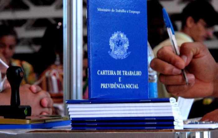 Caged: Governo anunciou geração de empregos 46,8% maior do que o real em 2020