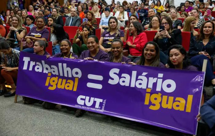 ‘Caminho grande a percorrer’: igualdade salarial requer esforços de toda a sociedade 