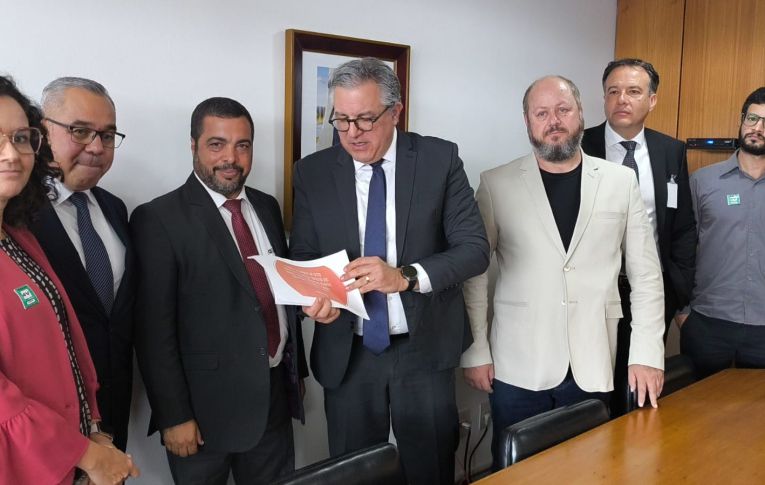 Contraf-CUT vai à Brasília defender direitos de trabalhadores de cooperativas de crédito