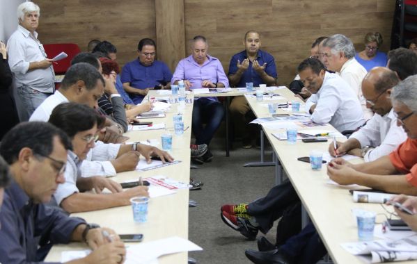 CUT e centrais deflagram estado de greve