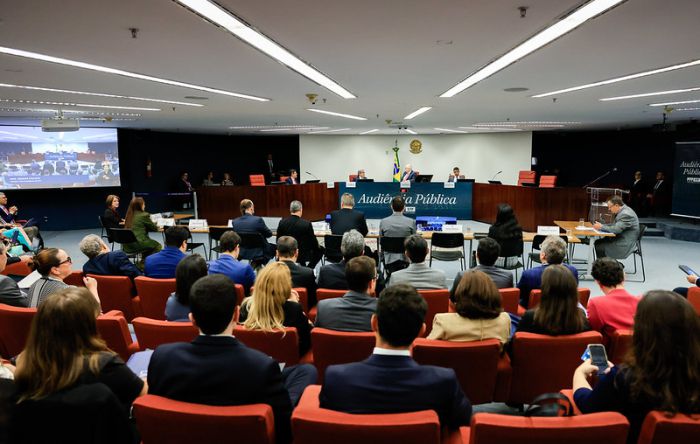 CUT e entidades defendem que relação entre motoristas e plataformas é de trabalho