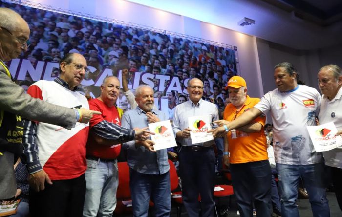 Debate sobre nova lei trabalhista prioriza proteção social para todos trabalhadores