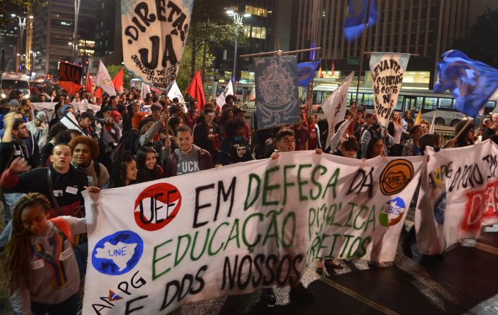 Governo Bolsonaro bloqueia mais R$ 1,68 bi da Educação e inviabiliza universidades