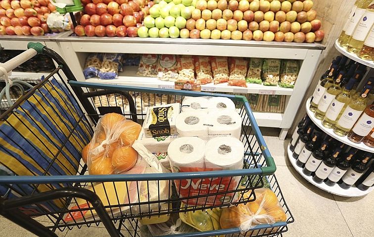 Juros elevados retraíram economia no 4º trimestre de 2022