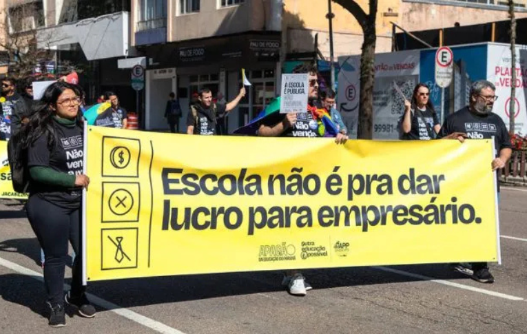 Justiça suspende edital do programa Parceiro da Escola no Paraná