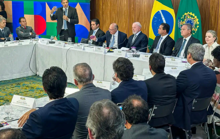 Lula entrega projeto de isenção de IR para quem ganha até R$ 5 mil