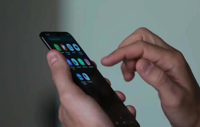 Medida para banir celular na sala de aula é positiva, avaliam professores