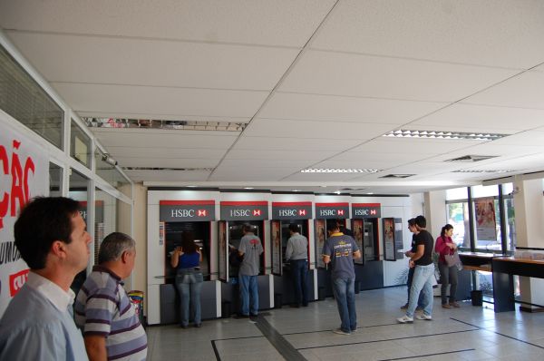 Dia de luta no HSBC  paralisa dezenas de agências em todo Brasil