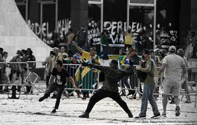 PL do golpe é tentativa de anistiar Bolsonaro e legalizar ataques à democracia, alerta Contraf-CUT