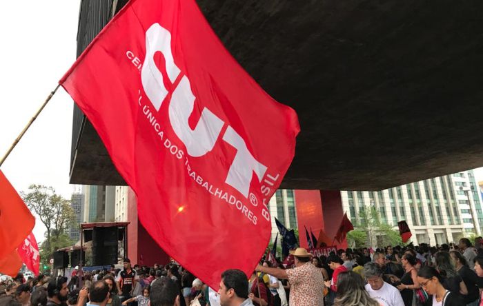 Plebiscito Popular vai ouvir população sobre redução da jornada e fim da escala 6x1 