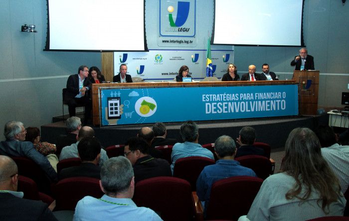 Seminário lança Frente Parlamentar Mista em Defesa dos Bancos Públicos