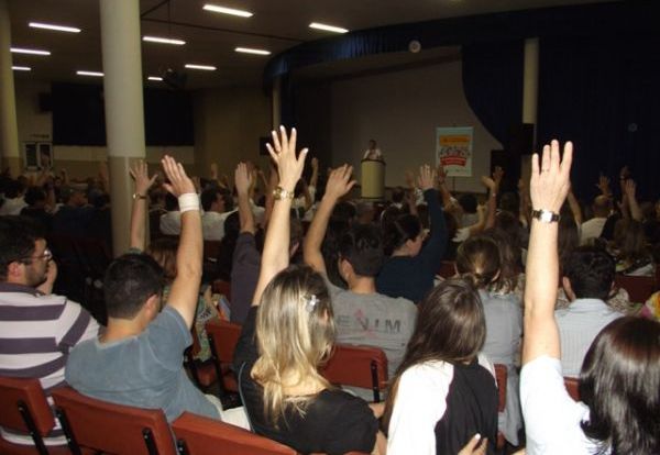  Sindicatos do PACTU aprovam greve para 19/09