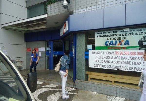 Greve em Paranavaí 13-10-2011