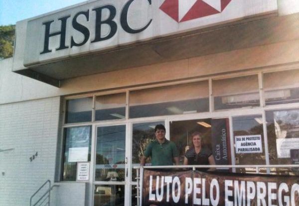 Protesto contra demissões em massa no HSBC