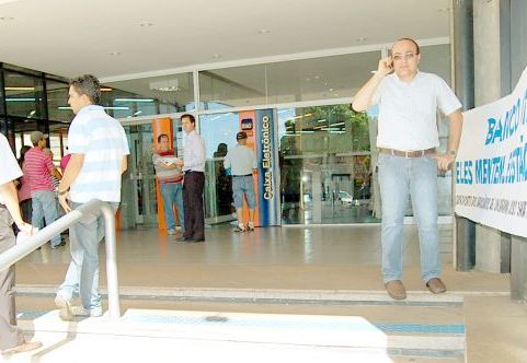 Mobilização por acordo global Itaú Santander 