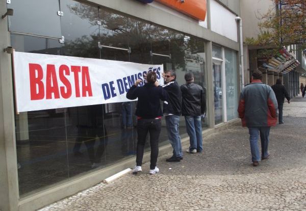 Manifestação contra demissões Itaú Guarapuava