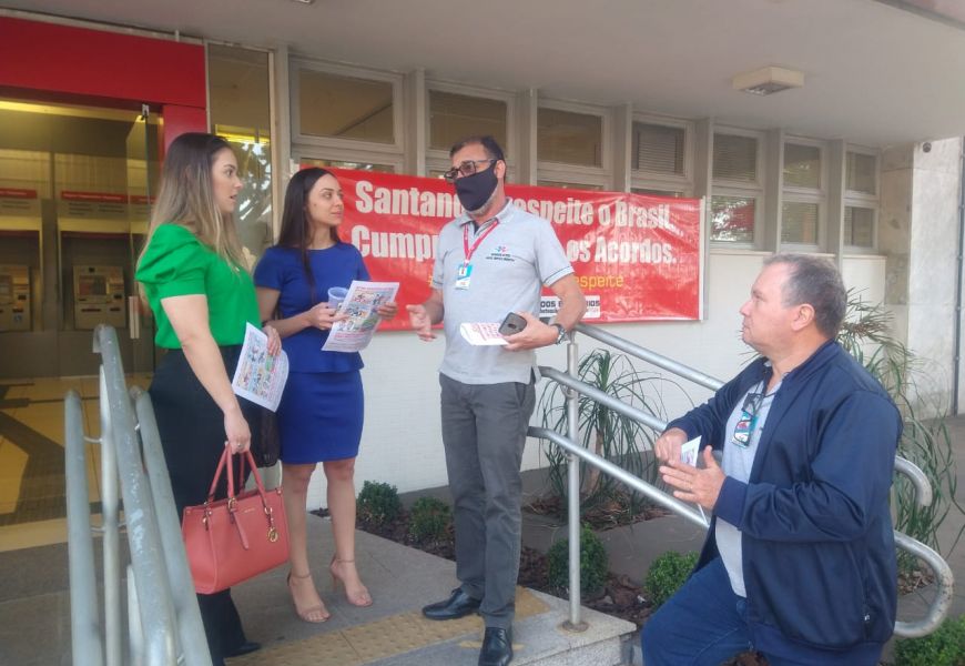 Protestos Contra a Reestruturação do Santander