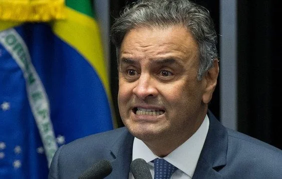 AÉCIO USAVA CELULARES DE LARANJAS PARA FAZER LIGAÇÕES SIGILOSAS