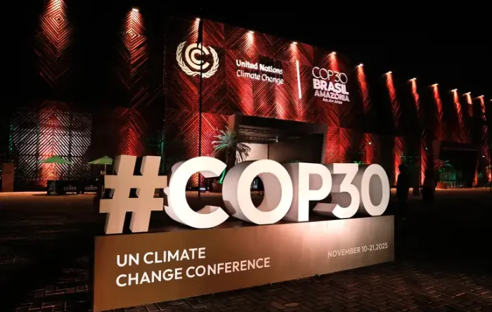 Após 13 dias, COP30 é encerrada com um horizonte favorável à transição justa 