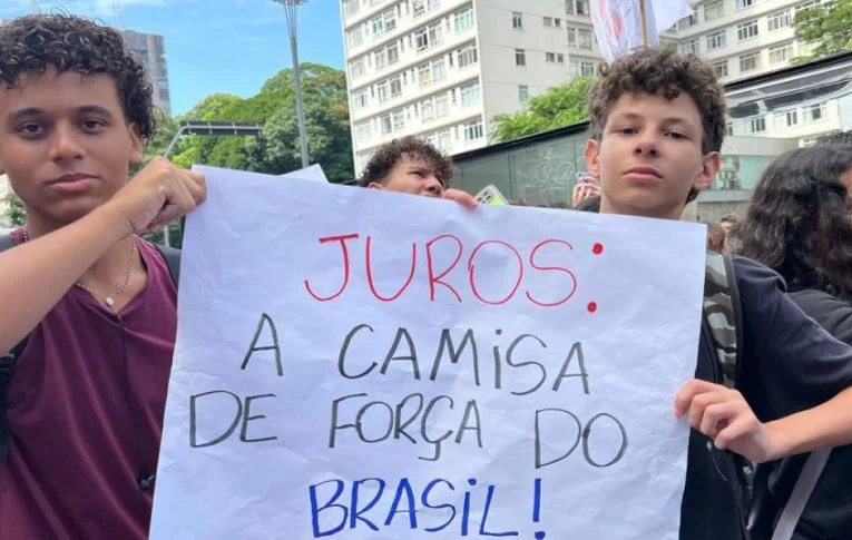 Banco Central contribui com o aumento da dívida pública do governo