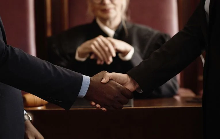 Banco do Brasil tem 15 dias para comprovar cumprimento de decisão judicial sobre incorporação de gratificações