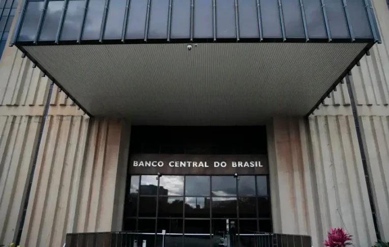 BC vê sistema financeiro sólido, mas alerta para avanço do crime cibernético