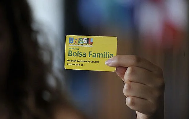 Bolsonaro castiga os mais pobres ao reduzir o Bolsa Família