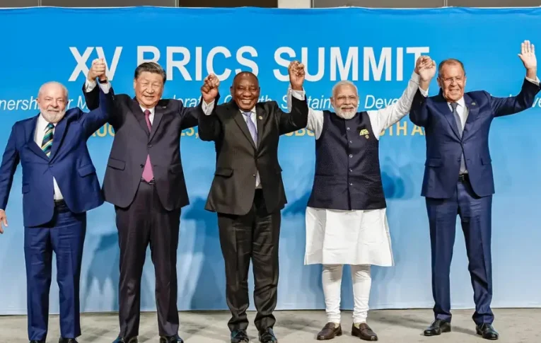 Brics tem poder para ser nova liderança e política de Trump é um fracasso para o mundo