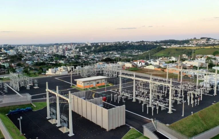 Deputados vão a AGU e BNDES para impedir venda da Copel