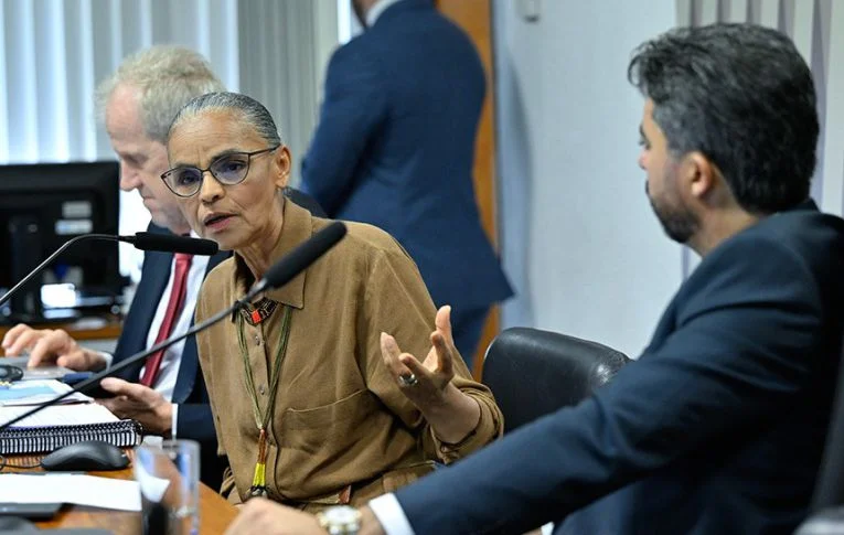 Fetec e sindicatos filiados repudiam ataque misógino contra ministra Marina Silva