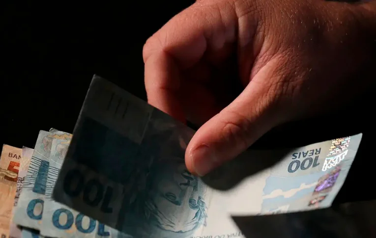 Lei do salário mínimo, que faz 90 anos, organizou relações de trabalho