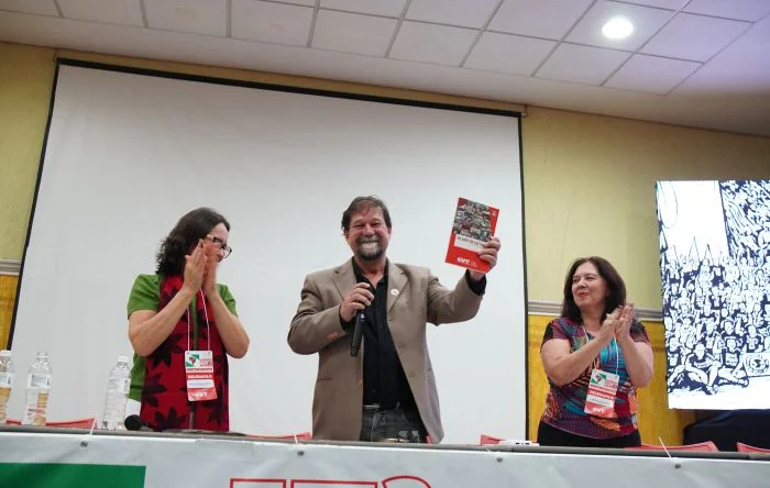 Livro que resgata 40 anos de história da CUT -PR é lançado na 17ª Plenária Estadual 