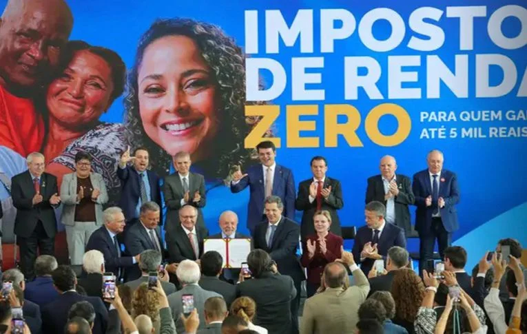 Lula sanciona nova faixa de isenção do Imposto de Renda e medida beneficiará mais de 15 milhões de brasileiros
