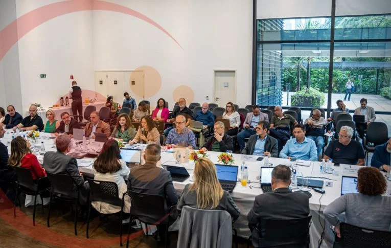 Mesa de Saúde debate condições de trabalho e saúde mental dos bancários
