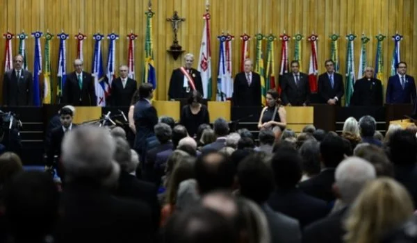 Ministros do TST contrariam seu presidente e defendem CLT