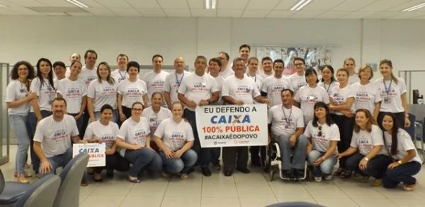 Rossetto diz para movimentos sociais que Caixa não terá capital aberto