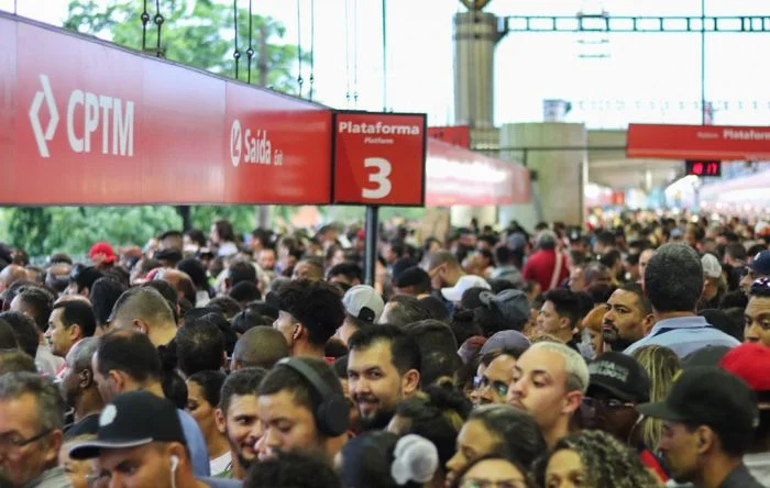 Periferias são desertos de oportunidades. Falta emprego e transporte é ruim