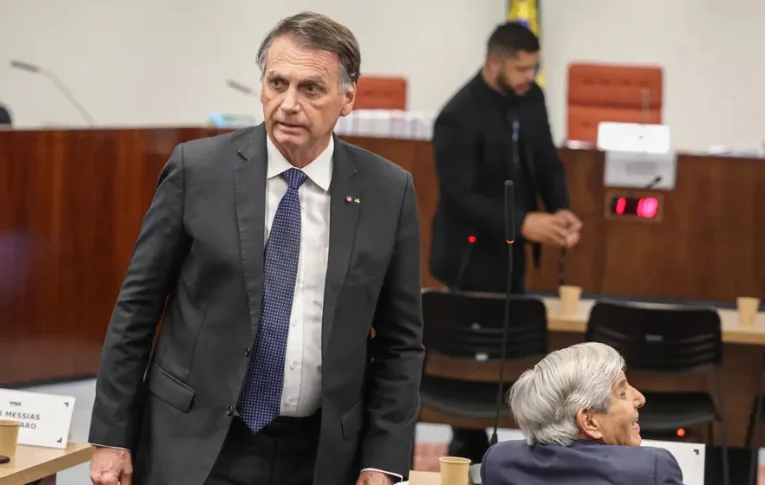 PGR pede condenação de Bolsonaro e mais 7 réus por golpe de Estado