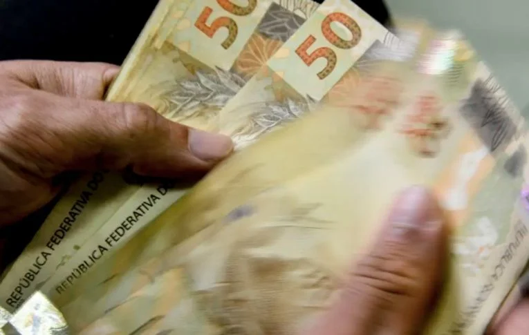 Renda média dos brasileiros cresceu 3,1% de 2022 para 2023