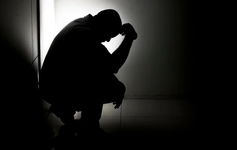 Saúde mental: afastamentos dobram em dez anos e chegam a 440 mil