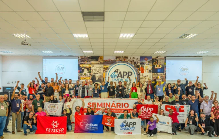 Seminário de 40 anos da CUT Paraná reúne sindicalistas em Curitiba 
