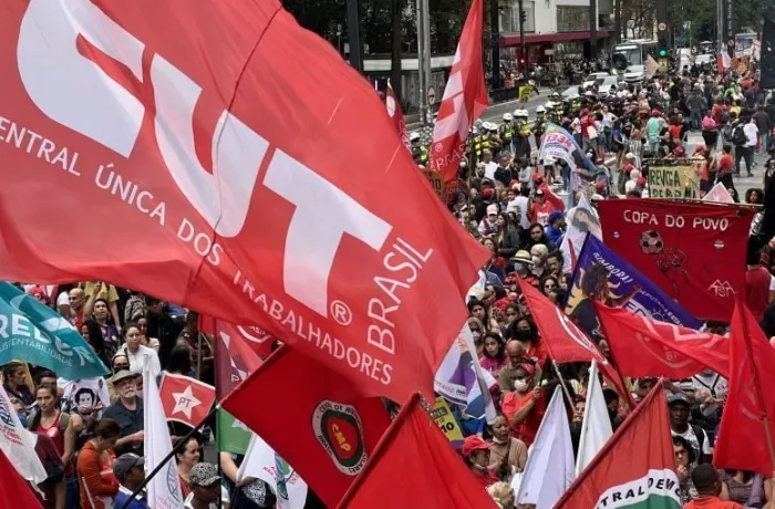 Proposta defendida pela CUT, fim da escala 6x1 tem apoio de 71% da população 