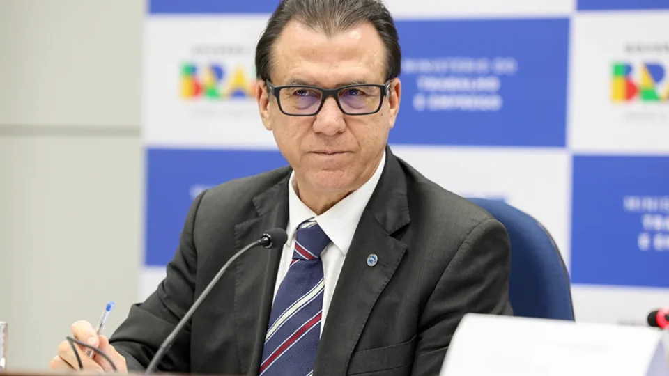 Ministro do Trabalho: governo vai liberar FGTS para 10 milhões de trabalhadores