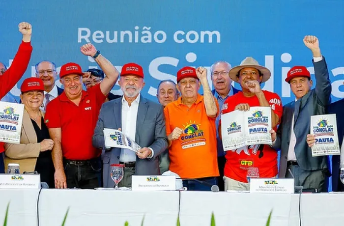 Lula assina projeto 151, que garante negociação e fortalece direitos do servidor 