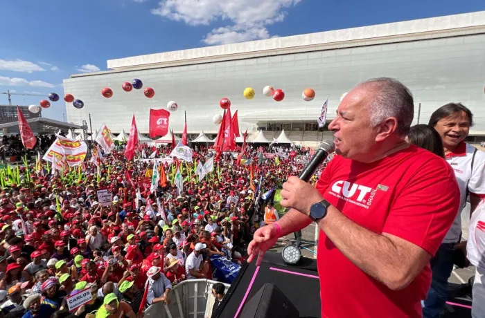 Presidente da CUT convoca trabalhadores para irem às ruas dia 30 pelo fim da 6x1 